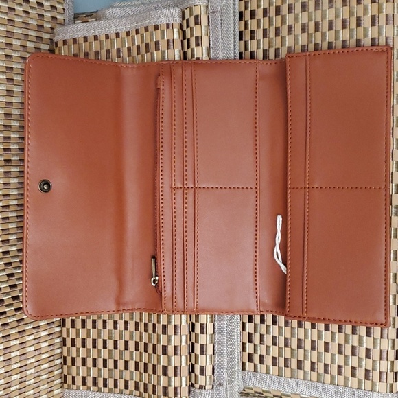 NWOT Universal Threads Wallet - Picture 4 of 10
